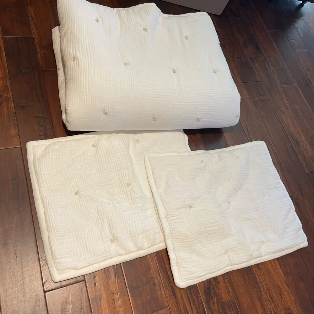 West Elm gauze comforter & shams f-Q